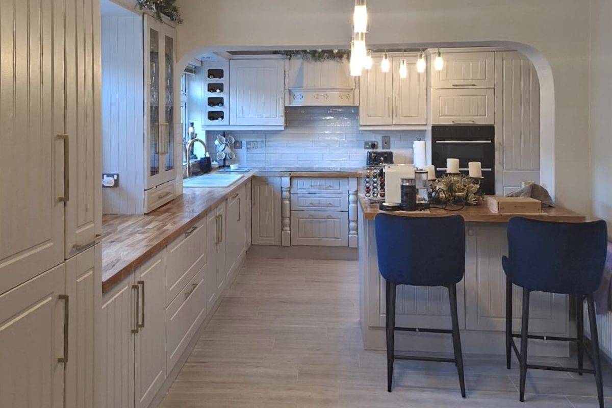 Kitchen cabinets grey 1